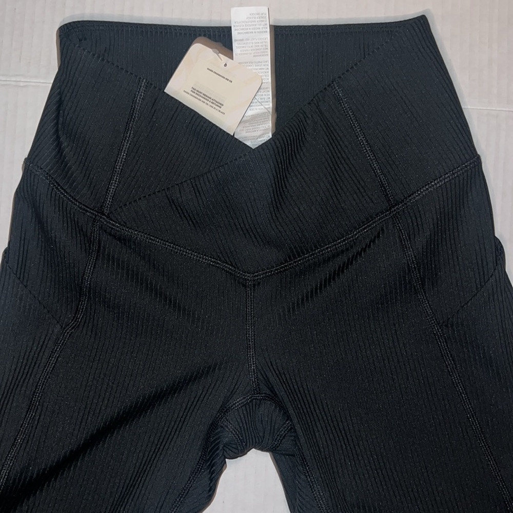 Women’s Fabletics Leggings